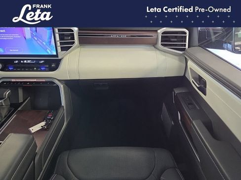 Used 2025 Toyota Sequoia Capstone AWD/4WD image 18