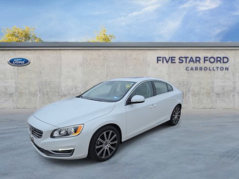 Used 2018 Volvo S60 T5 Inscription image 4