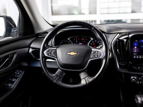 Used 2021 Chevrolet Traverse LT image 11