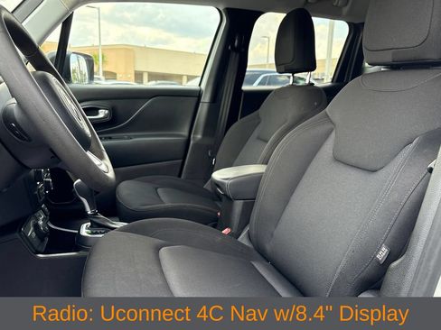 Used 2023 Jeep Renegade Latitude AWD/4WD image 4