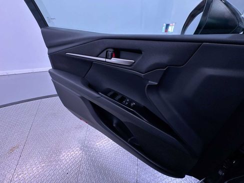 Used 2025 Toyota Camry LE w/ Convenience Package FWD image 30
