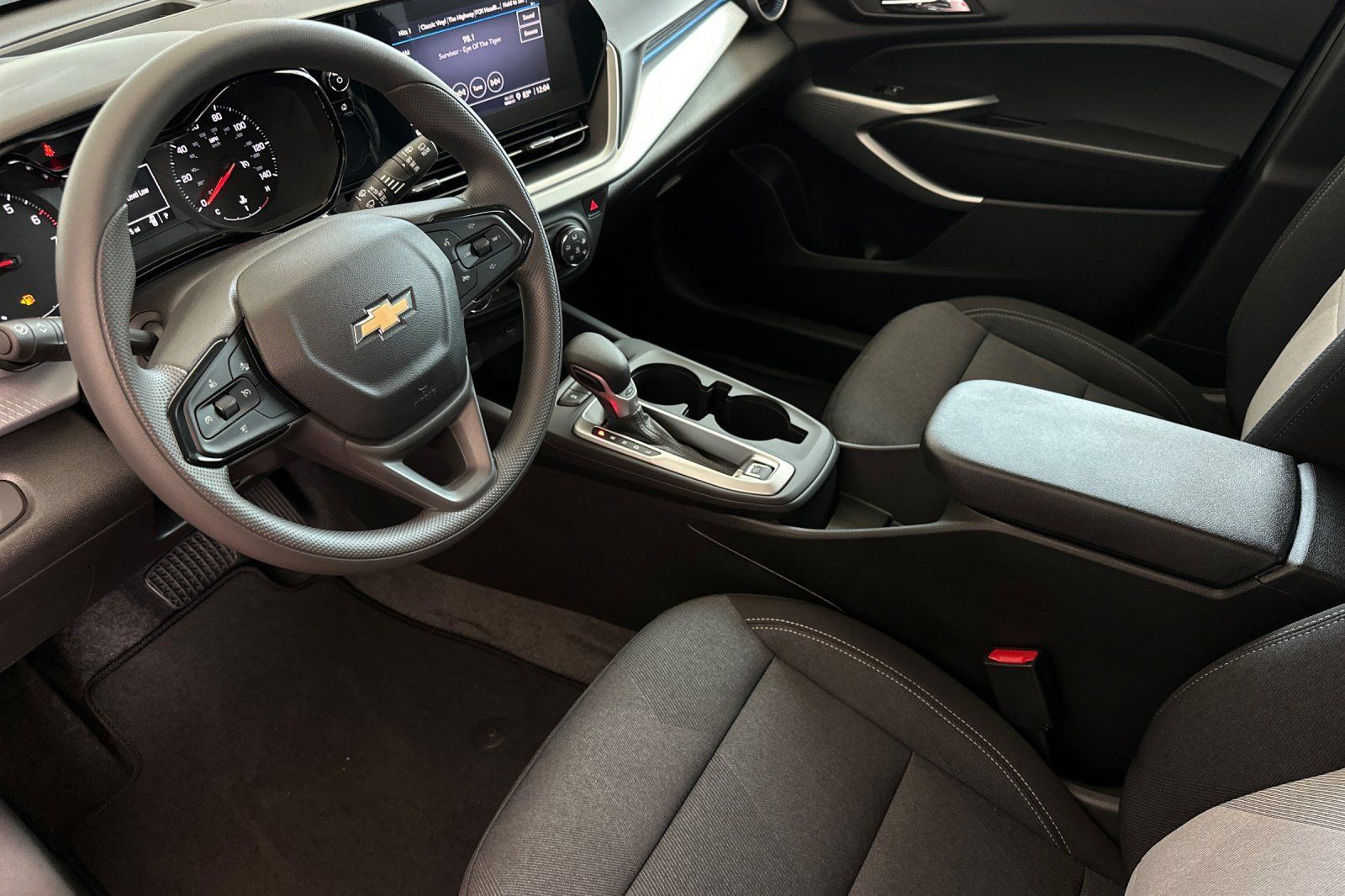 New 2026 Chevrolet Trax LS w/ LS Convenience Package FWD image 10