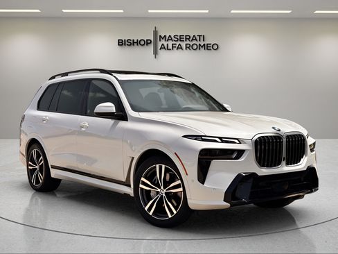 Used 2025 BMW X7 xDrive40i w/ M Sport Package AWD/4WD image 1
