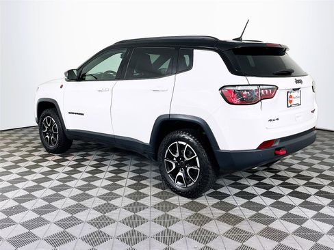Used 2025 Jeep Compass Trailhawk AWD/4WD image 6