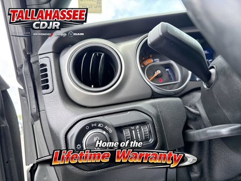 Used 2021 Jeep Gladiator Sport AWD/4WD image 33