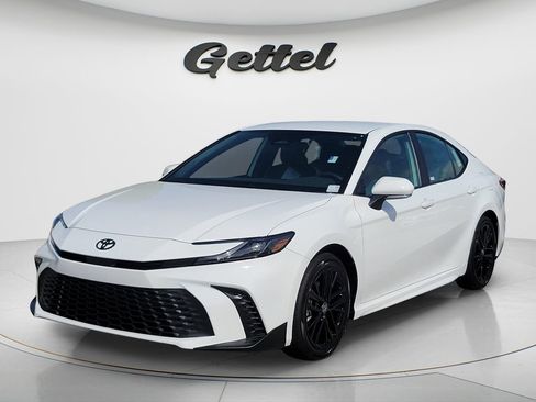 Certified 2026 Toyota Camry SE w/ Convenience Package image 1