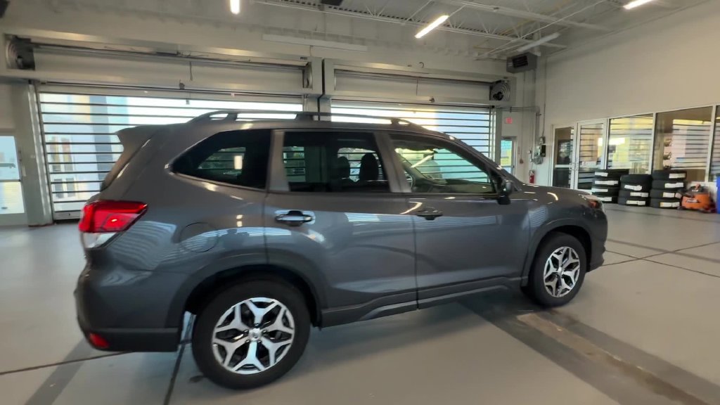 Used 2023 Subaru Forester Premium AWD/4WD image 11