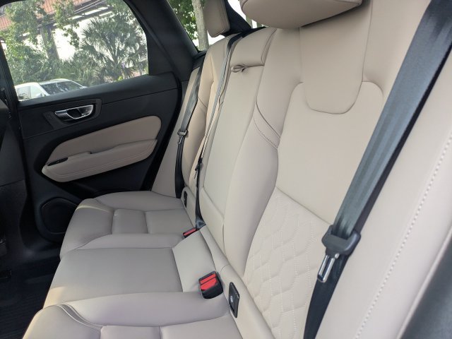 Certified 2026 Volvo XC60 B5 Plus w/ Climate Package AWD/4WD image 19