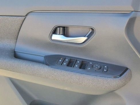 Used 2025 Nissan Kicks SV image 17