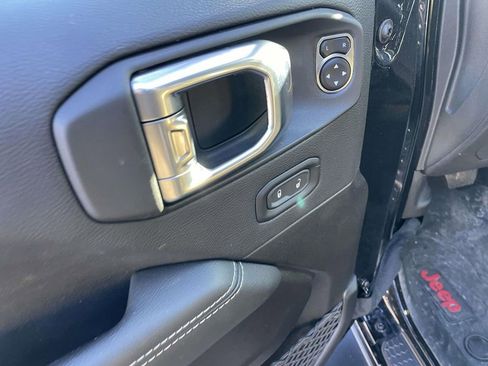 Used 2023 Jeep Wrangler Unlimited Rubicon 4xe w/ Steel Bumper Group image 28