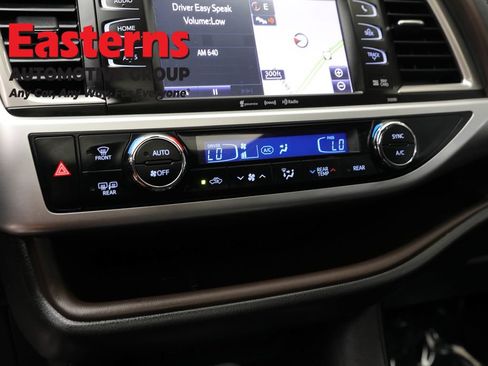 Used 2019 Toyota Highlander XLE AWD/4WD image 20