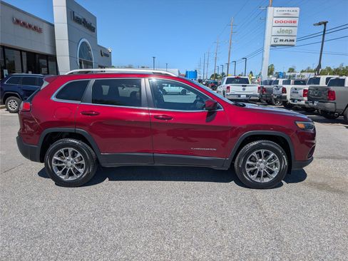 Used 2020 Jeep Cherokee Latitude Plus w/ Cold Weather Group image 6