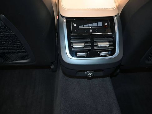 Used 2018 Volvo V90 T6 Cross Country w/ Convenience Package AWD/4WD image 12