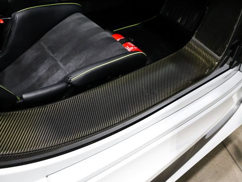 Used 2015 Porsche 918 Spyder image 61