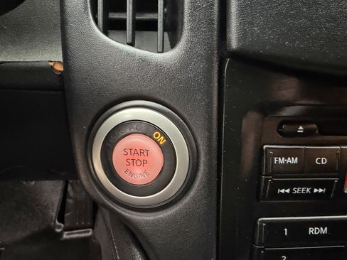 Used 2011 Nissan 370Z Coupe image 32