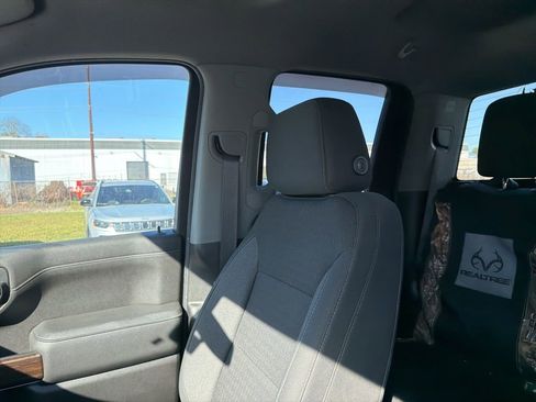 Used 2021 GMC Sierra 1500 SLE image 9