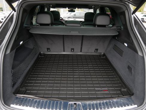 Used 2024 Porsche Cayenne image 18