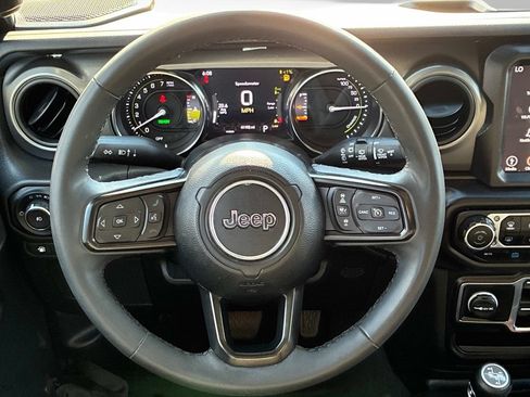 Used 2023 Jeep Wrangler Unlimited w/ Dual Top Group AWD/4WD image 19