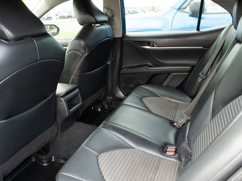 Used 2022 Toyota Camry SE image 17