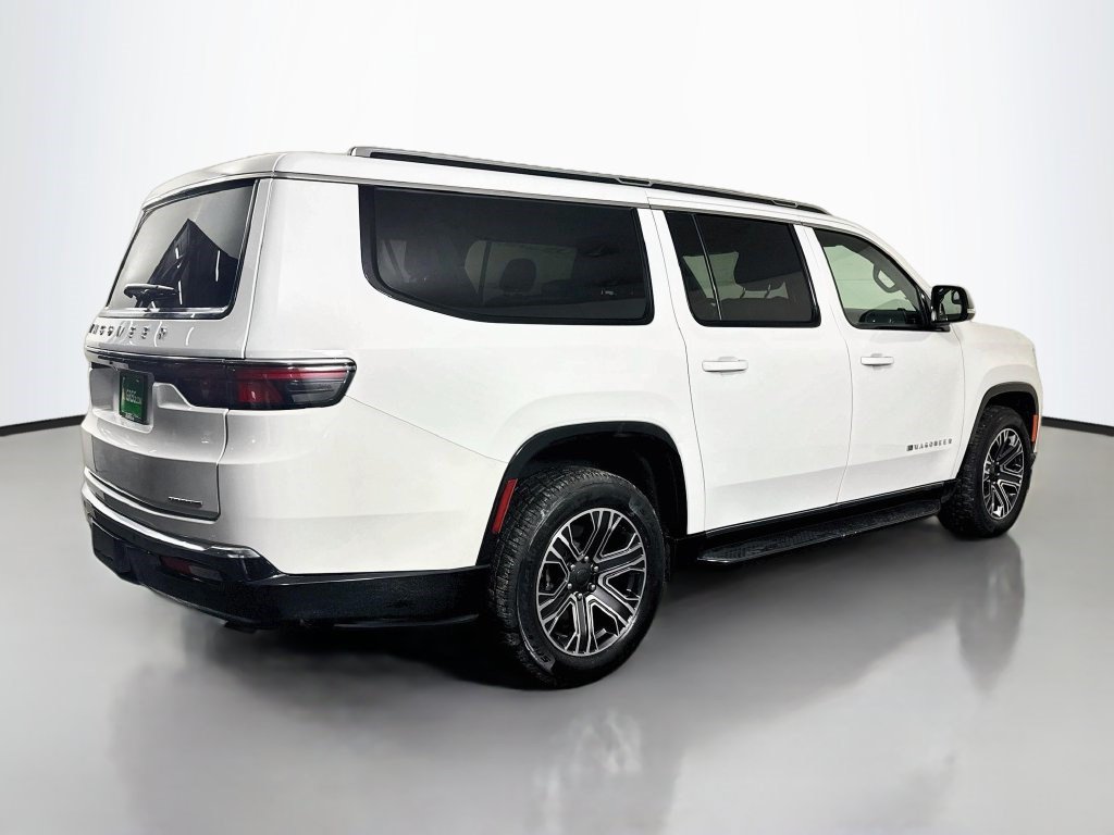 Used 2024 Jeep Wagoneer L Series II w/ Flexible Seating Group RWD image 10