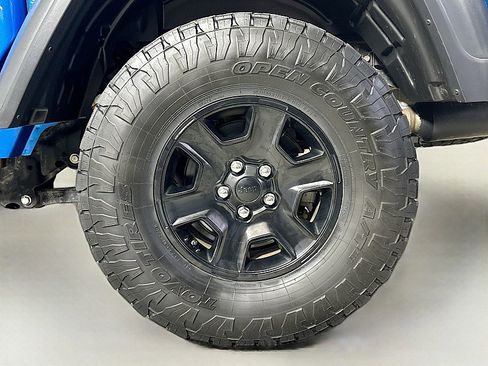 Used 2021 Jeep Gladiator Mojave image 29