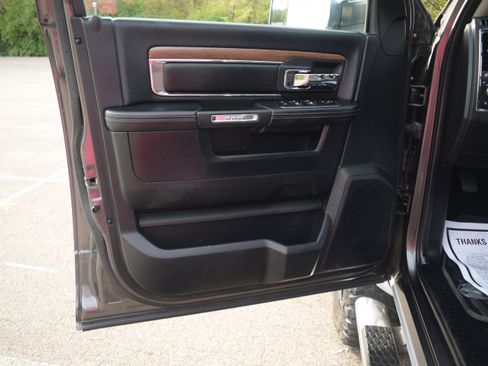 Used 2015 RAM 2500 Laramie image 17