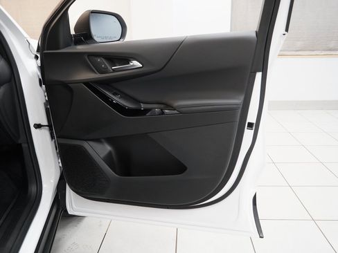 New 2026 Chevrolet Equinox LT w/ Convenience Package II image 30