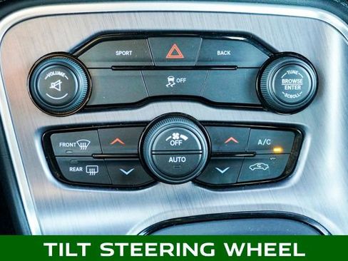 Used 2016 Dodge Challenger SXT image 19