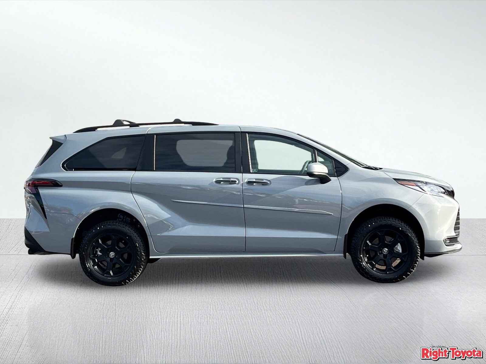 Certified 2025 Toyota Sienna XLE Woodland Edition AWD/4WD image 8