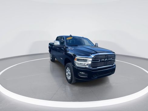 Used 2024 RAM 2500 Laramie AWD/4WD image 3