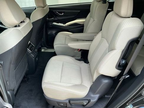 Certified 2023 Subaru Ascent Premium w/ Convenience Package AWD/4WD image 11