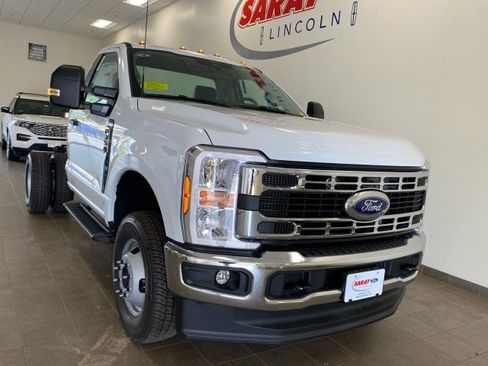 New 2025 Ford F350 XL w/ XL Chrome Package image 2