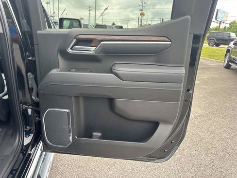 Used 2025 GMC Sierra 1500 SLT w/ SLT Premium Package AWD/4WD image 22