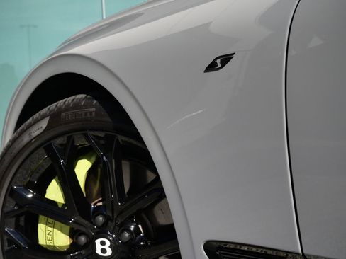 Used 2023 Bentley Continental GT V8 image 8
