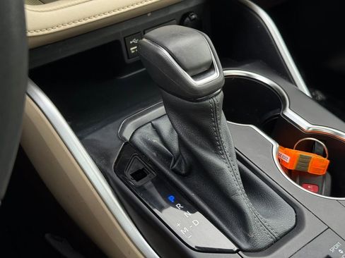 Used 2022 Toyota Highlander XLE image 32