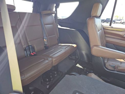 Used 2021 Chevrolet Tahoe High Country w/ Premium Package AWD/4WD image 9