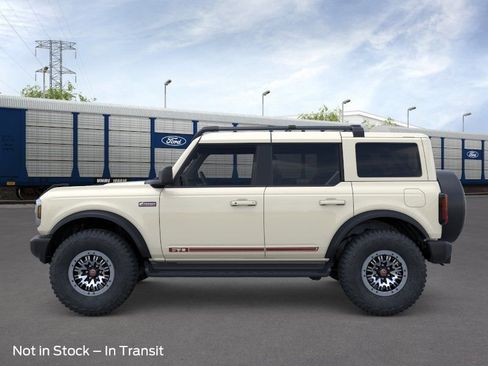 New 2026 Ford Bronco Outer Banks w/ Sasquatch Package AWD/4WD image 3