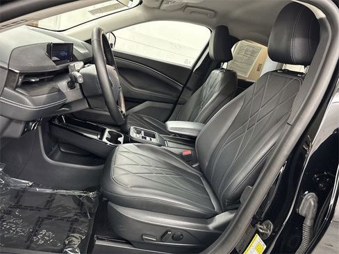 Certified 2025 Ford Mustang Mach-E Select image 3