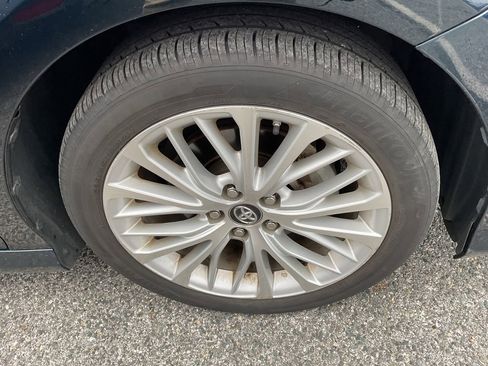 Used 2018 Toyota Camry XLE w/ Audio Package image 9