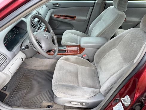 Used 2003 Toyota Camry XLE w/ Gold Pkg FWD image 10