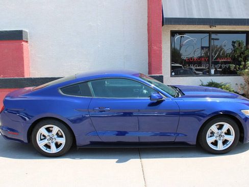 Used 2016 Ford Mustang Coupe image 1