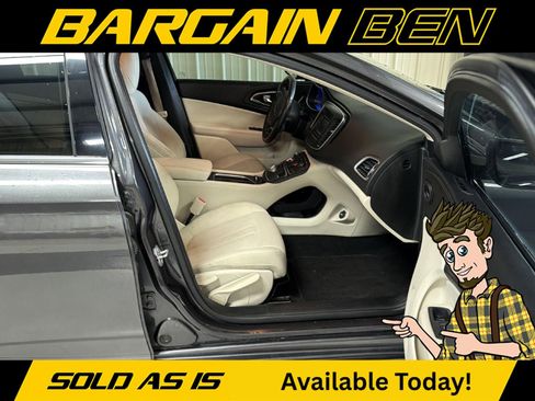 Used 2016 Chrysler 200 Limited w/ Convenience Group image 12