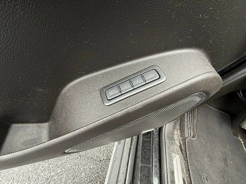 Used 2018 GMC Yukon SLT image 27