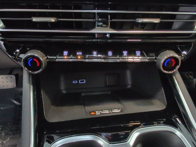 New 2027 Chevrolet Traverse Z71 w/ Enhanced Driving Package AWD/4WD image 29