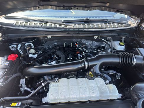 Used 2025 Ford Expedition Active RWD image 6