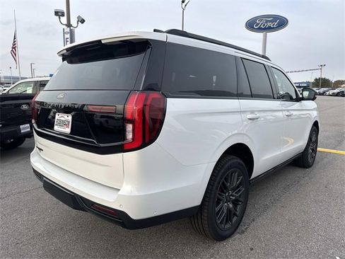 New 2025 Ford Expedition Platinum w/ Stealth Performance Package image 5