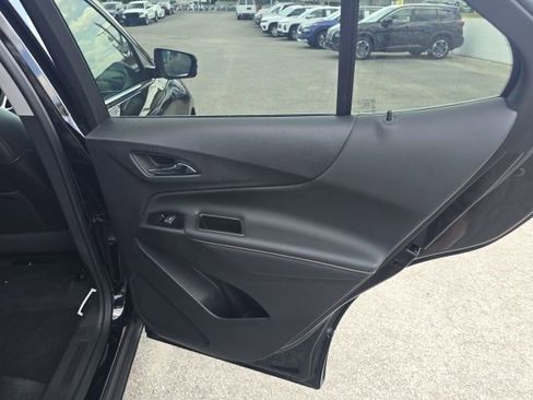 Used 2023 Chevrolet Equinox Premier image 37