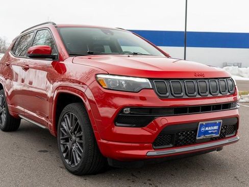 Used 2022 Jeep Compass Limited w/ (RED) Package AWD/4WD image 4