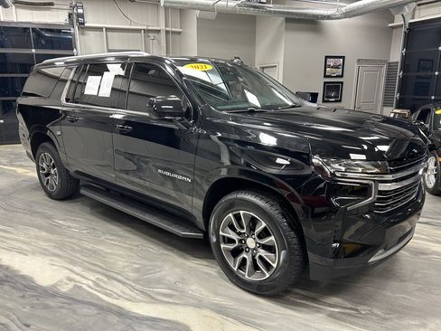Used 2021 Chevrolet Suburban LT w/ Rear Media and Nav Package image 29