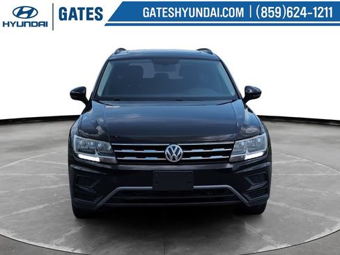 Used 2018 Volkswagen Tiguan SE w/ Panoramic Sunroof Package AWD/4WD image 4